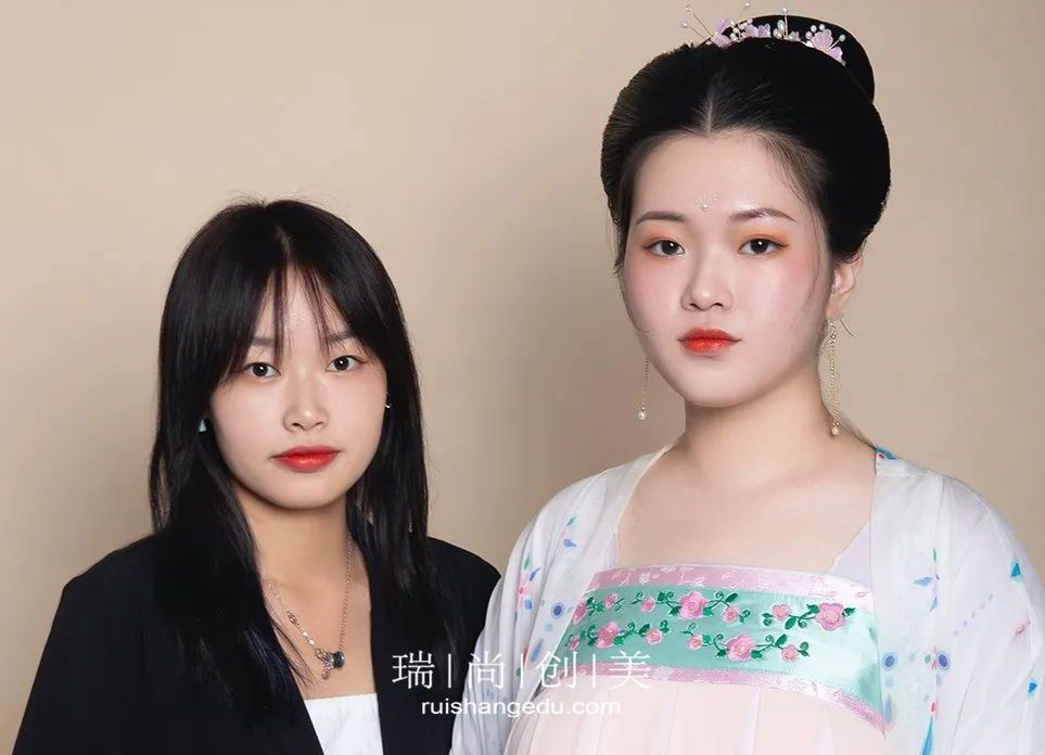 為什么要學(xué)習(xí)化妝技術(shù)？學(xué)化妝去哪里學(xué)？