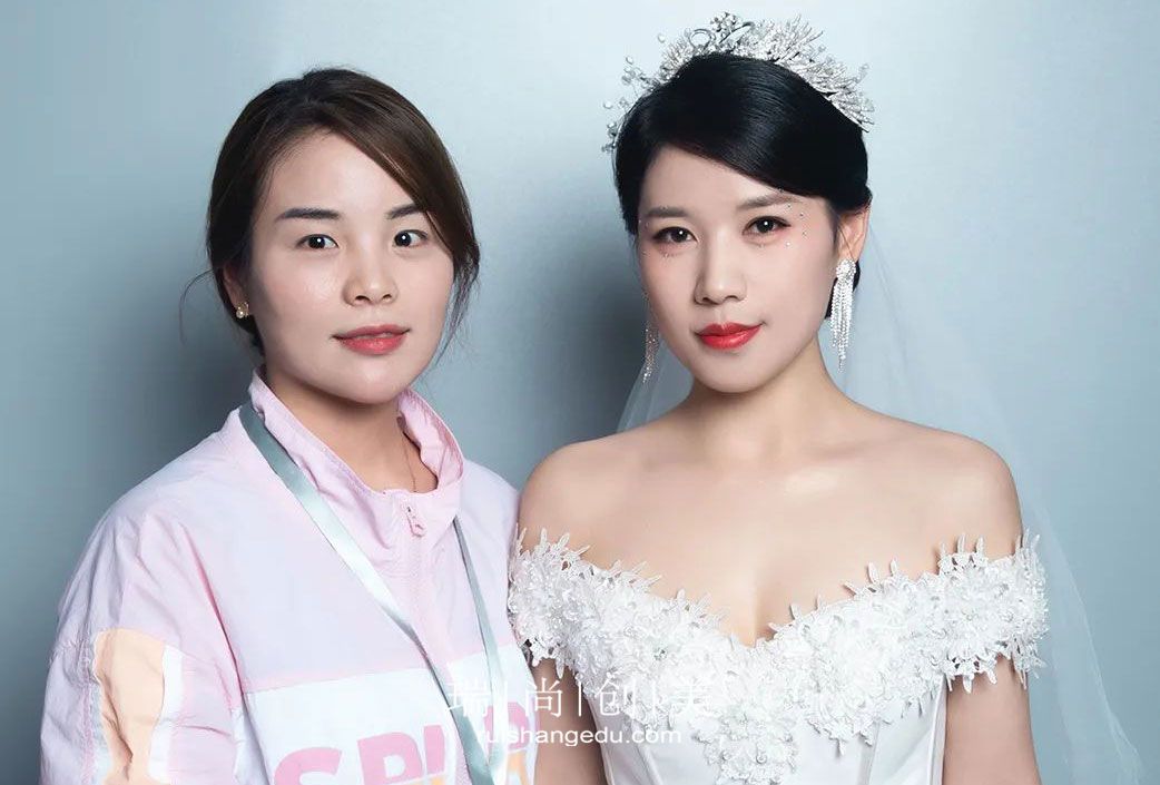 ?如何挑選化妝學(xué)校？學(xué)習(xí)化妝有前途嗎？