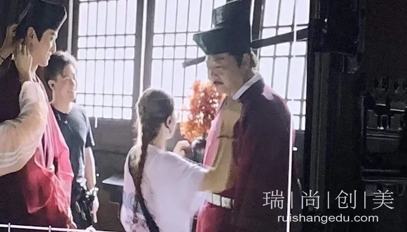 想進(jìn)劇組工作的化妝師，需要具備哪些條件？