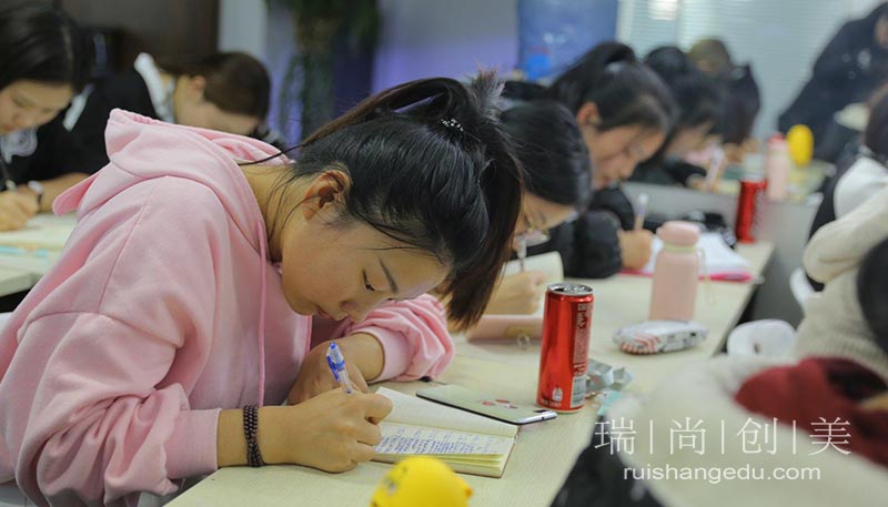 年齡小沒學(xué)歷，怎樣選擇技術(shù)才能令人放心？ 