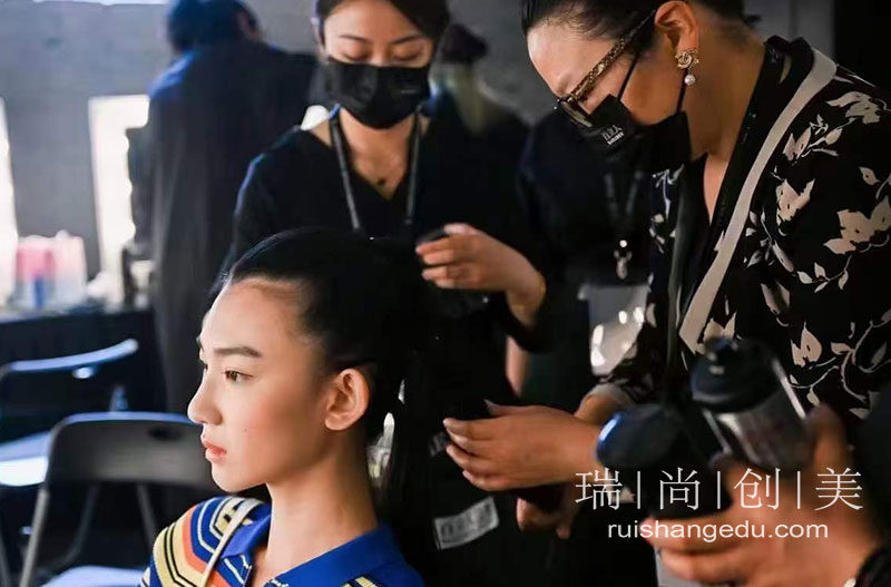 解密瑞尚創(chuàng)美化妝培訓好口碑的真實原因和細節(jié)流程