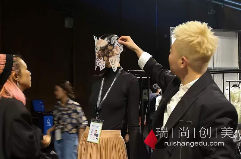 解密瑞尚創(chuàng)美化妝培訓好口碑的真實原因和細節(jié)流程