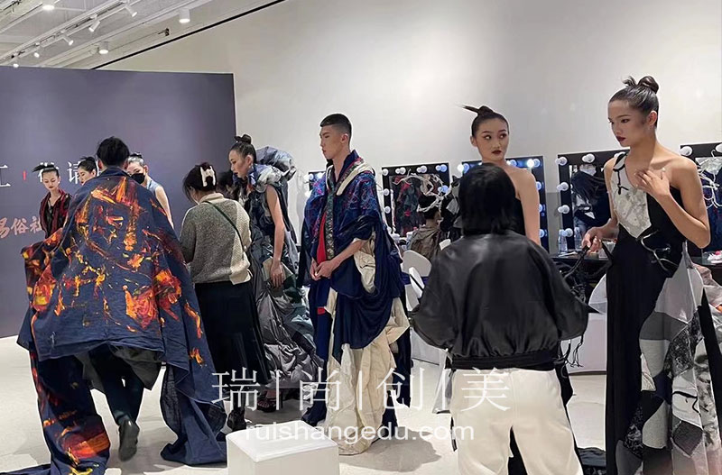 新手化妝師破圈指南：六大策略助你提升知名度，吸引源源不斷的客戶