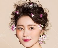 彩妝師好就業(yè)么？待遇好嗎？