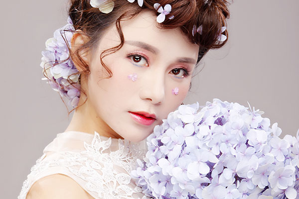 女生如何學(xué)習(xí)彩妝？怎么才能學(xué)好？