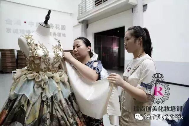 畢業(yè)生招聘：高薪差距，源于你選擇的方向！
