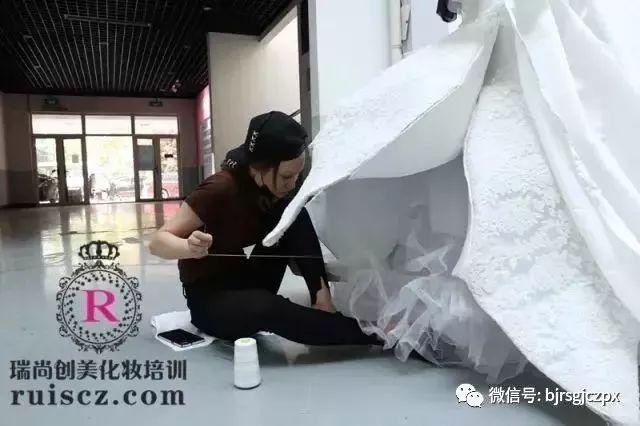 畢業(yè)生招聘：高薪差距，源于你選擇的方向！