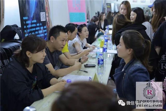 校招進(jìn)行時(shí)：百家校企合作，就業(yè)無憂！