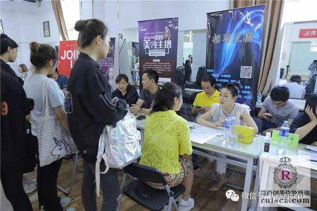 校招進(jìn)行時(shí)：百家校企合作，就業(yè)無憂！