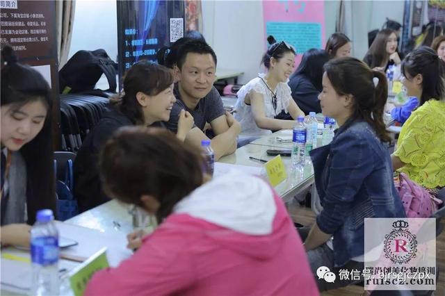 校招進(jìn)行時(shí)：百家校企合作，就業(yè)無憂！