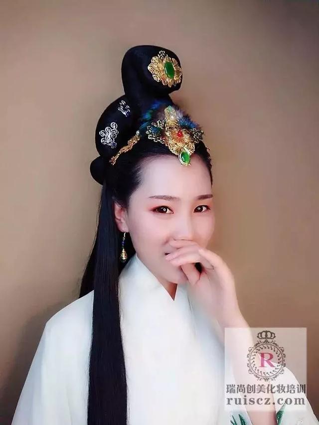 新生入學&老生月考：年輕nice有實力，熱愛化妝沒道理！
