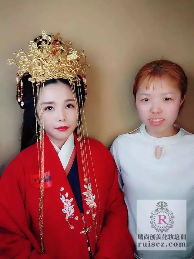 新生入學&老生月考：年輕nice有實力，熱愛化妝沒道理！