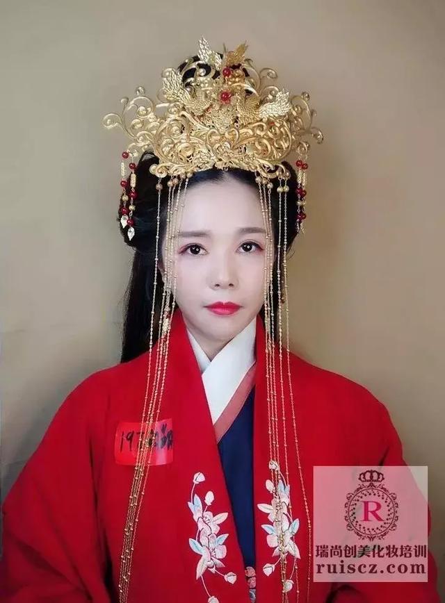 新生入學&老生月考：年輕nice有實力，熱愛化妝沒道理！