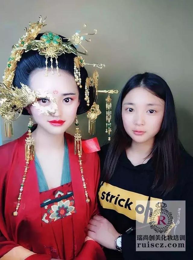 新生入學&老生月考：年輕nice有實力，熱愛化妝沒道理！