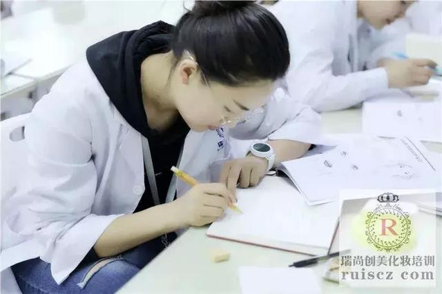 越努力越幸運(yùn)，學(xué)出你的不一young！