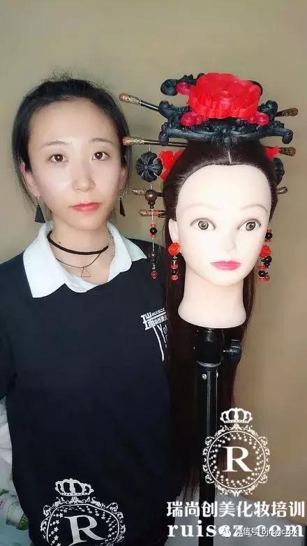 化妝師必備的高配手藝活兒，高端飾品制作