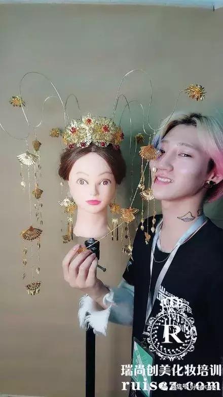 化妝師必備的高配手藝活兒，高端飾品制作