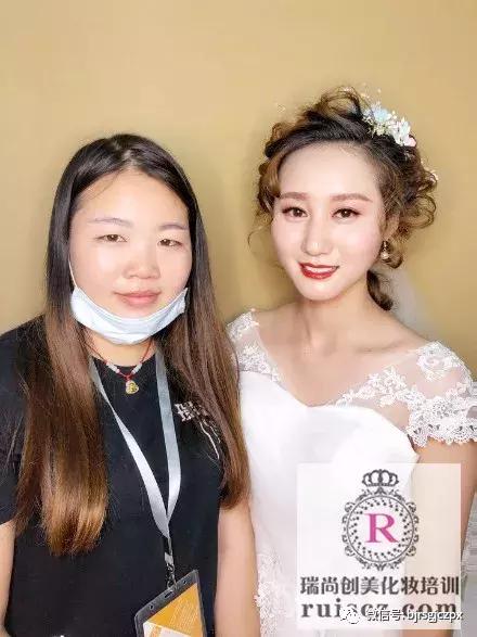 「學員月考」玩轉色彩：時尚&白紗，你pick哪個？