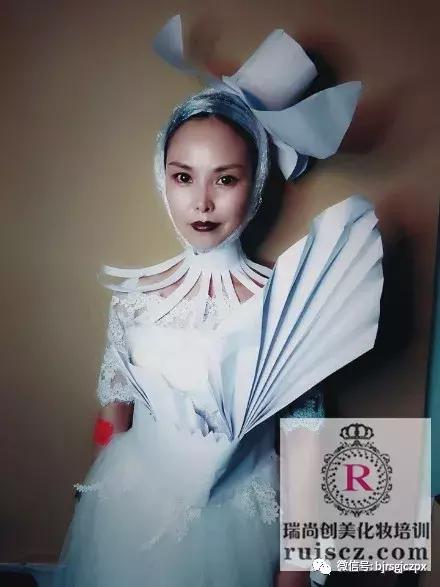 「學員月考」玩轉色彩：時尚&白紗，你pick哪個？