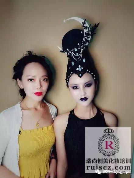 「學員月考」玩轉色彩：時尚&白紗，你pick哪個？