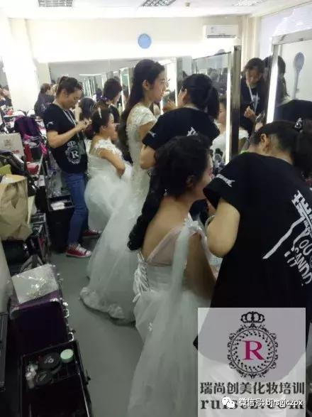 造型兩大點(diǎn)：發(fā)型or妝面，你是哪種技術(shù)的顏粉？