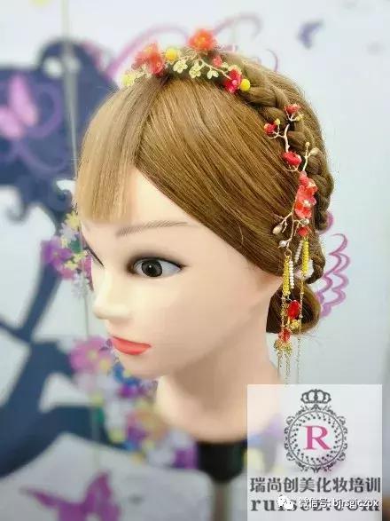 造型兩大點(diǎn)：發(fā)型or妝面，你是哪種技術(shù)的顏粉？