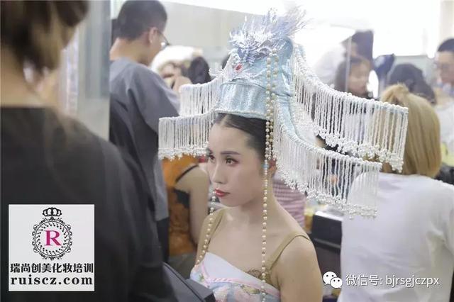 化妝師提升段位的大招，直接又簡單！