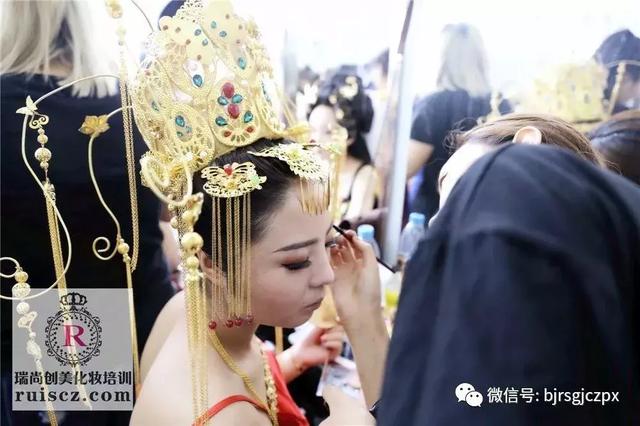 化妝師提升段位的大招，直接又簡單！