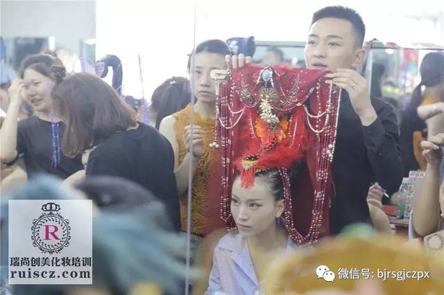 化妝師提升段位的大招，直接又簡單！