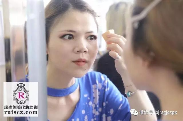 化妝師提升段位的大招，直接又簡單！