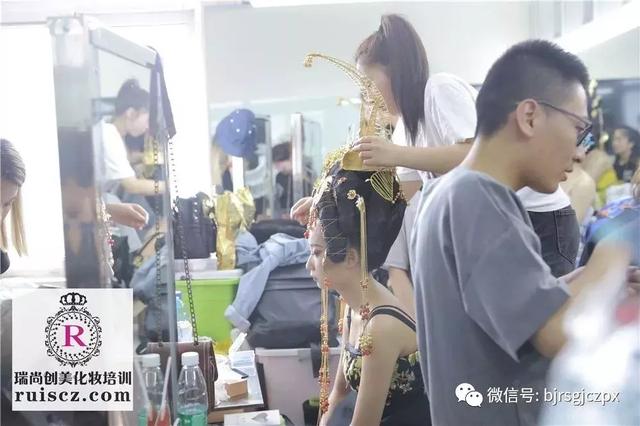 化妝師提升段位的大招，直接又簡單！