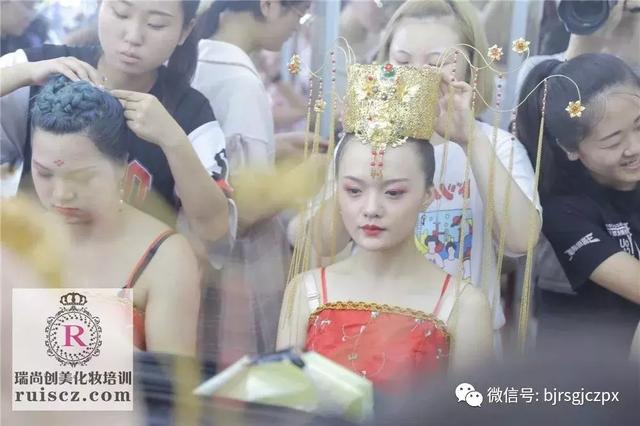 化妝師提升段位的大招，直接又簡單！