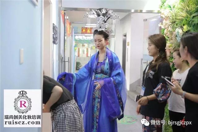 化妝師提升段位的大招，直接又簡單！