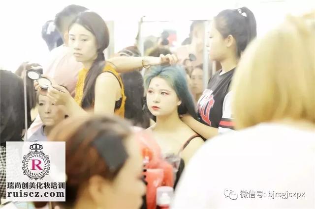 化妝師提升段位的大招，直接又簡單！