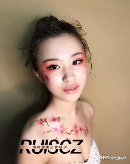 創(chuàng)意新娘｜玩轉(zhuǎn)夏日色彩，選對主題你就是焦點~