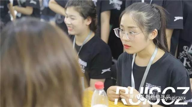 校園招聘會，在實(shí)踐中與面試官“博弈”！