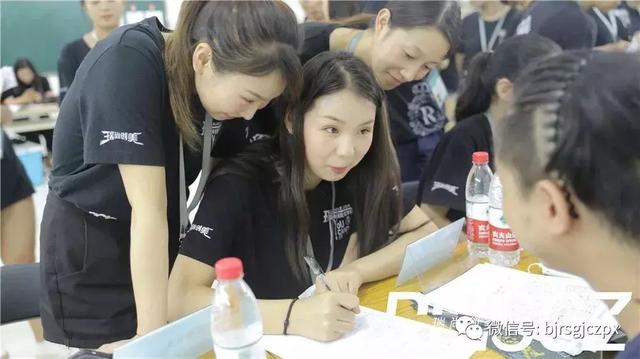 校園招聘會，在實(shí)踐中與面試官“博弈”！