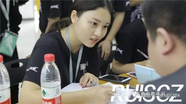 校園招聘會，在實(shí)踐中與面試官“博弈”！