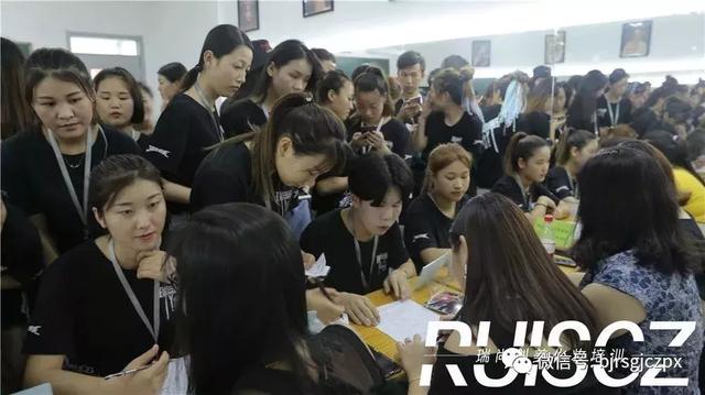 校園招聘會，在實(shí)踐中與面試官“博弈”！