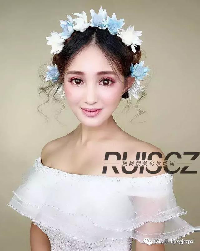 仙仙美美的花嫁新娘，甜美妝面新感覺(jué)！