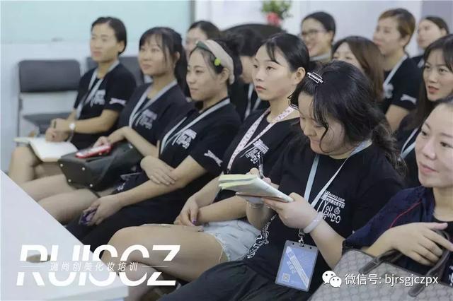 化妝師應聘攻略，實戰(zhàn)經(jīng)驗才是就業(yè)的本錢！