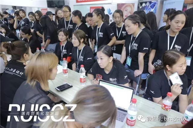化妝師應聘攻略，實戰(zhàn)經(jīng)驗才是就業(yè)的本錢！