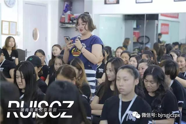 化妝師應聘攻略，實戰(zhàn)經(jīng)驗才是就業(yè)的本錢！