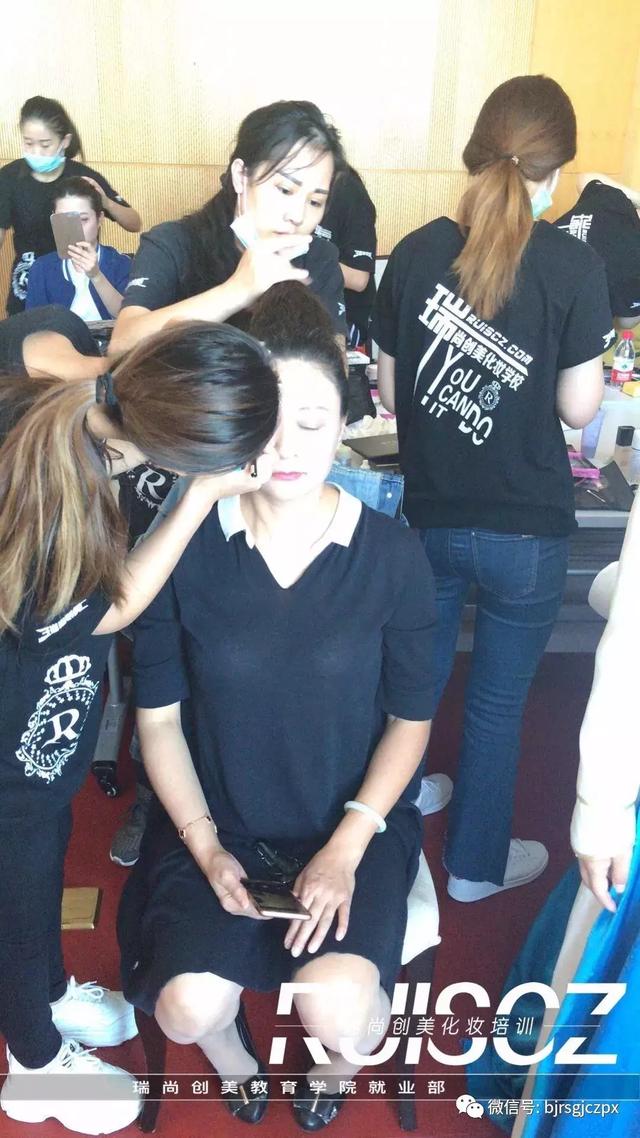 越簡單的妝容越考驗技術(shù)，實戰(zhàn)才是硬道理！