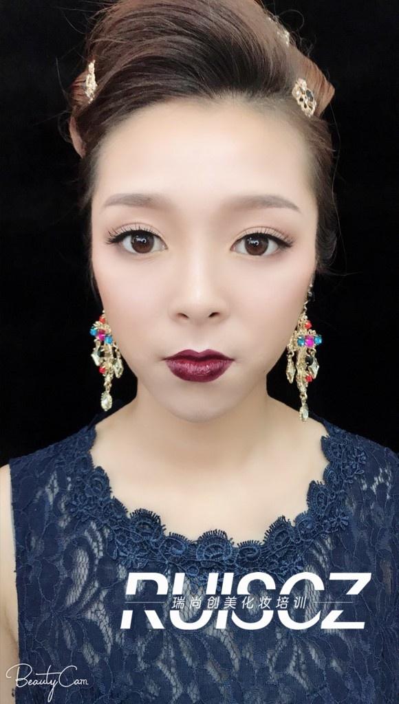 晚妝也可以如此的奢華，感受高端妝面帶來的華麗感