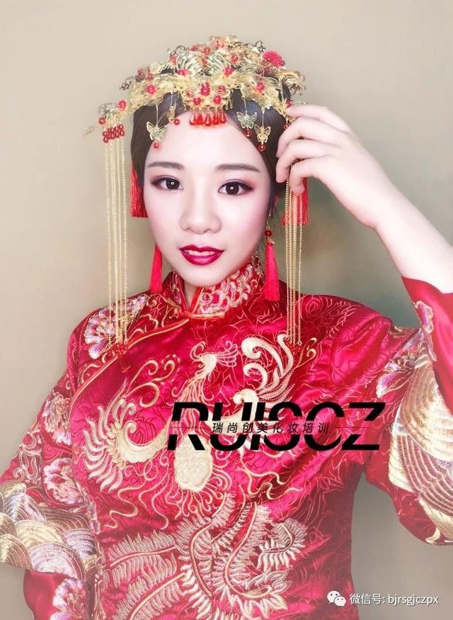 十月婚禮旺季，化妝師們的秀禾妝合格了嗎？