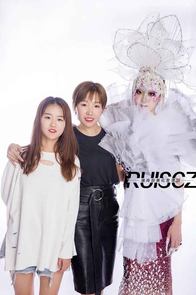 顏值攻勢(shì)再來(lái)一波，大賽高清定妝照繼續(xù)放送！
