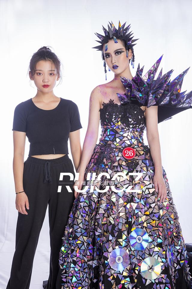 顏值攻勢(shì)再來(lái)一波，大賽高清定妝照繼續(xù)放送！