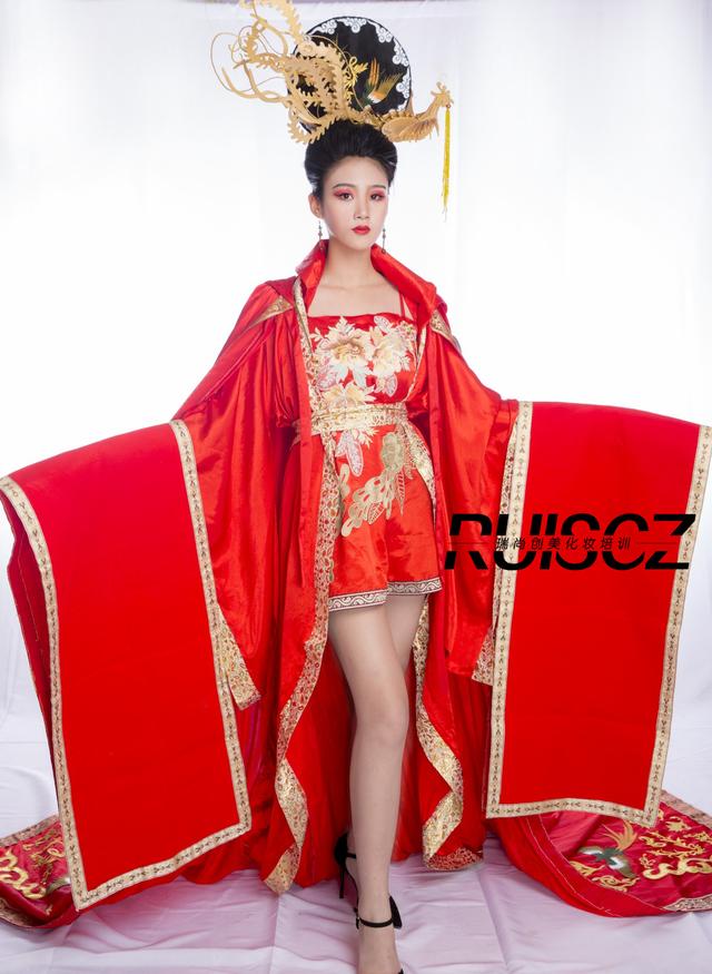 顏值攻勢(shì)再來(lái)一波，大賽高清定妝照繼續(xù)放送！