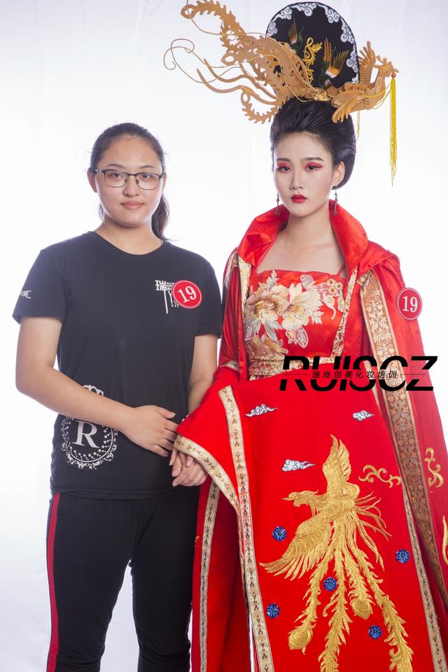 顏值攻勢(shì)再來(lái)一波，大賽高清定妝照繼續(xù)放送！